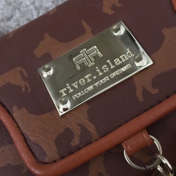 River Island Dog Print Crossbody - Picture 4 of 6